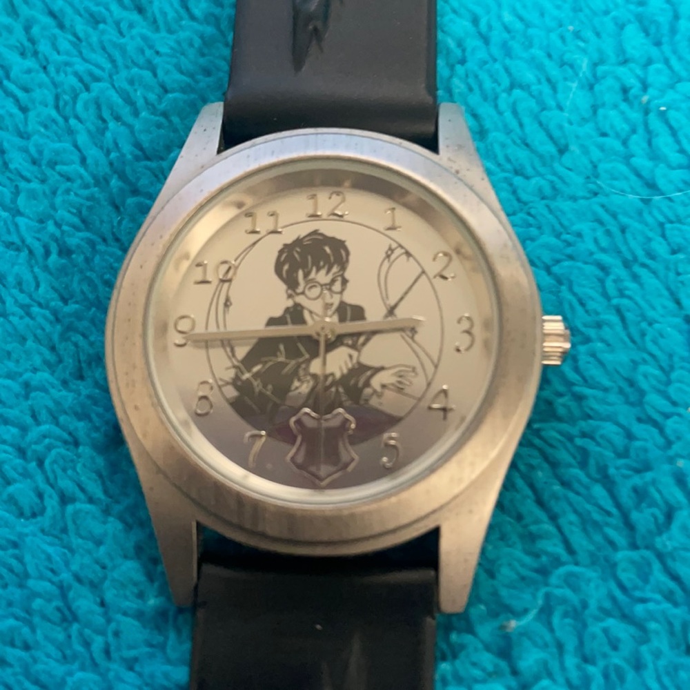 Vintage Harry Potter Collector's Watch Black Lightning Bolt Band / Avon 2001